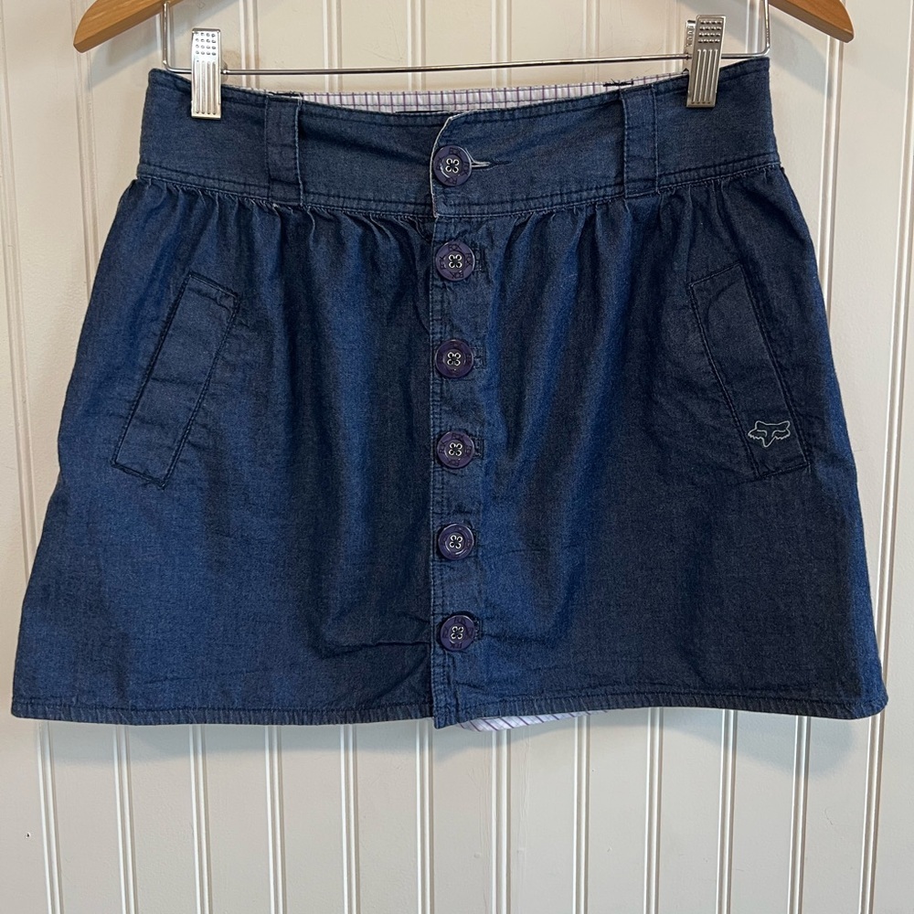 Fox Women's Blue Denim‎ mini Skirt juniors size 5 button up front pockets